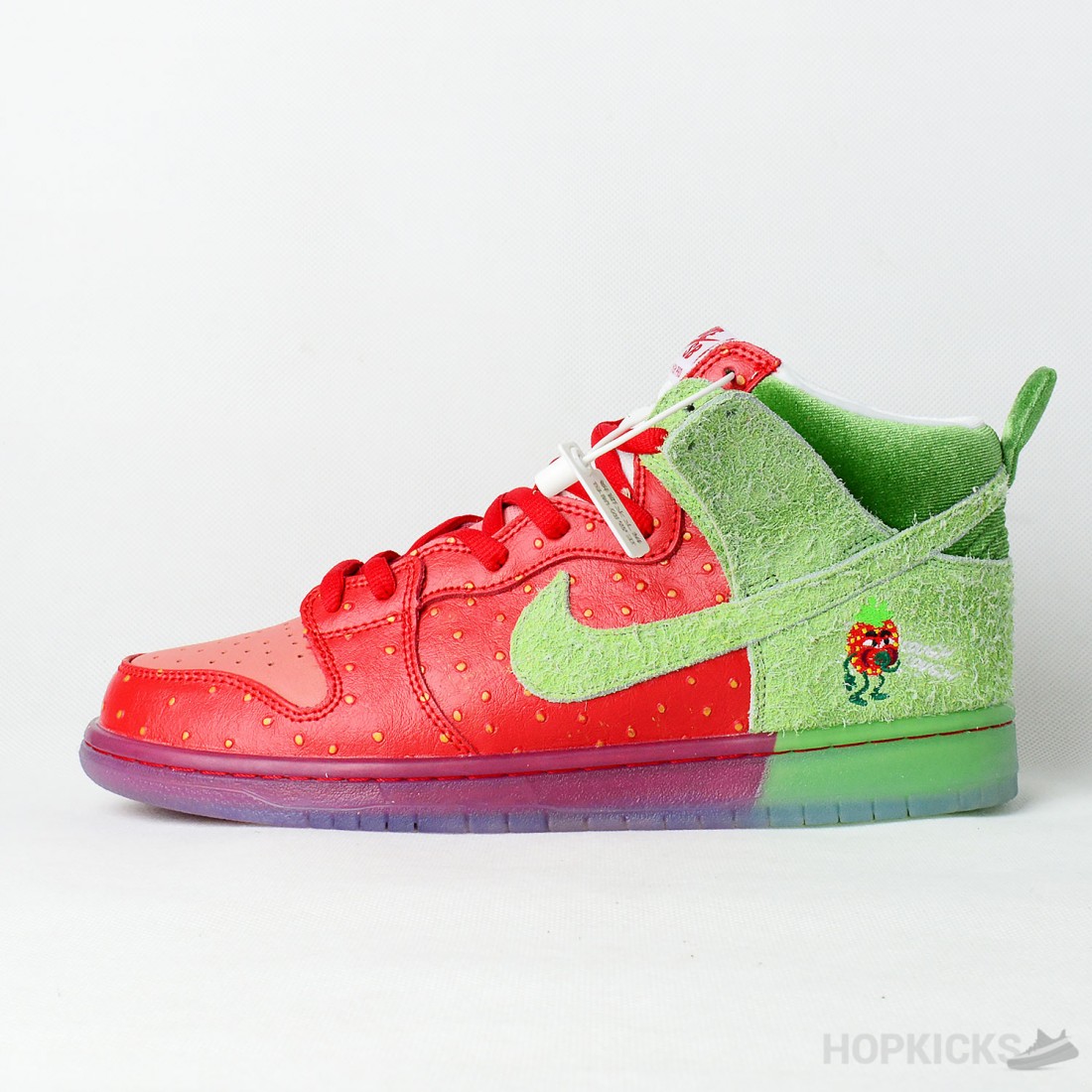 SB Dunk High Strawberry Cough